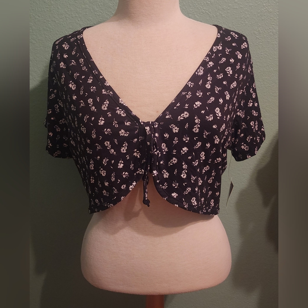 FIVE BELOW Women's Floral Bolero - Size L **BUNDLE ONLY ITEM**